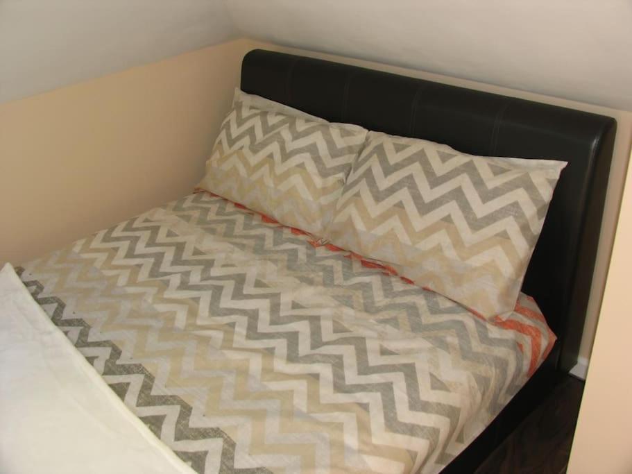 Modern Cosy Private Studio, Wifi, Ip-Tv, Must See Romford Exterior foto